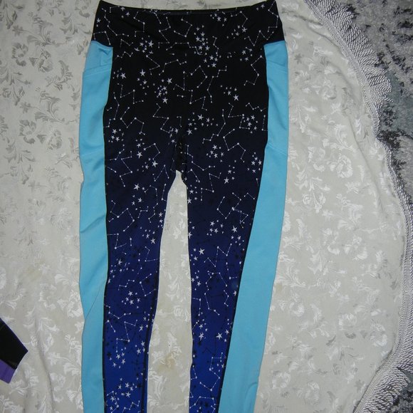 2 Lularoe Rise collection Constalation Stars & Purple Flowers size 1X - Picture 2 of 5